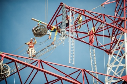V mesecu dni postavljenih vseh 227 stebrov daljnovoda