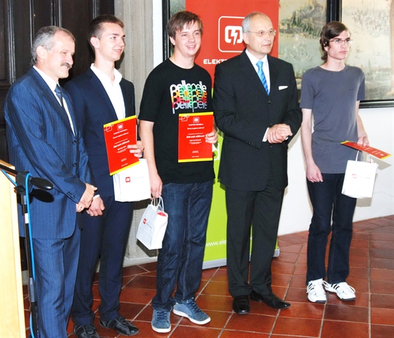 Elektro Maribor nadaljuje z nagrajevanjem najboljših dijakov 
