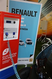 Nastaja e-mobilna avtocesta