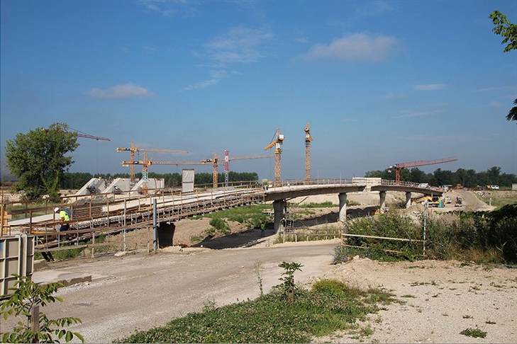 Na gradbišču HE Brežice dela intenzivno potekajo