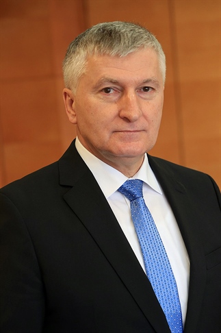 Prilagajati se bo treba tržnim razmeram