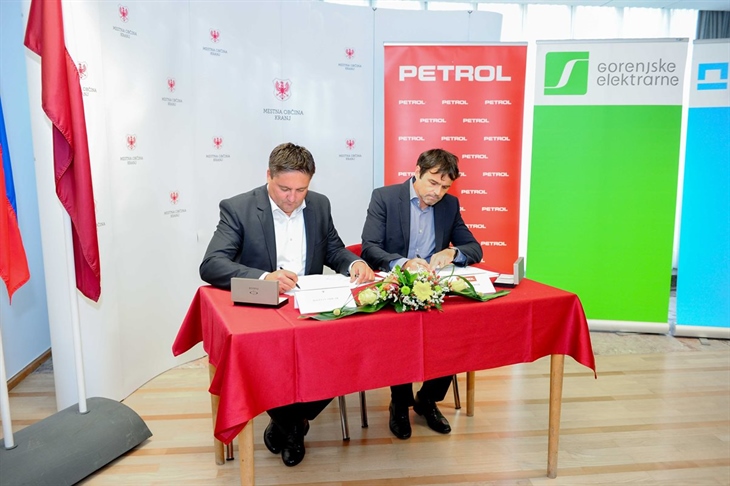 Podpisali pogodbo za energetsko prenovo javnih stavb