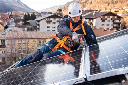 Na jeseniški večstanovanjski stavbi prva sončna elektrarna