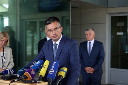 Predsednik vlade Marjan Šarec obiskal družbi GEN in NEK 