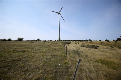 Vetrne in sončne elektrarne kmalu cenejše od termoelektrarn