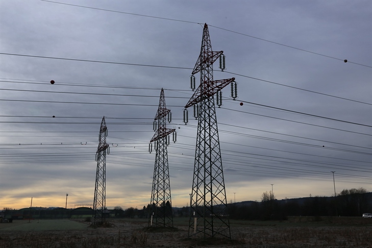 Aprila kar 13,7-odstotna rast odjema