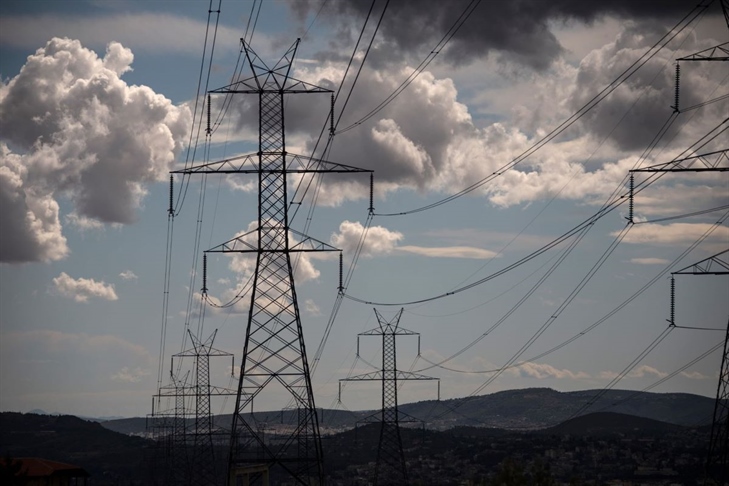 DZ potrdil Zakon o oskrbi z električno energijo