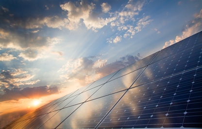 Več sredstev za sofinanciranje gradnje novih manjših naprav za proizvodnjo električne energije z izrabo sončne energije