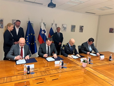 HSE IN Slovenska policija podpisala sporazum o medsebojnem sodelovanju