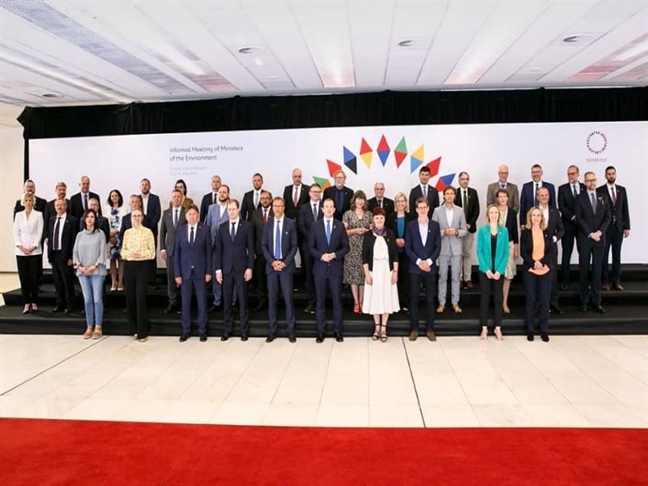 Na neformalnem srečanju ministrov za okolje tudi o pripravah na letošnjo podnebno konferenco