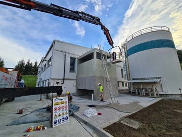 Nov rezervoar HCl v Termoelektrarni Brestanica