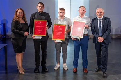 Elektro Maribor podelil priznanja najboljšim dijakom