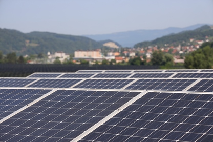 IEA: razvita gospodarstva čutijo posledice energetske krize, globalno potrebe po energiji naraščajo