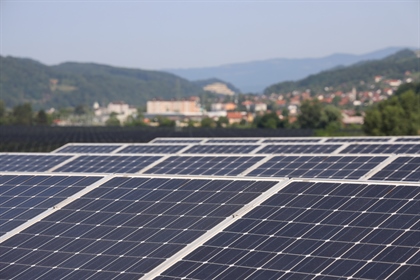 IEA: razvita gospodarstva čutijo posledice energetske krize, globalno potrebe po energiji naraščajo