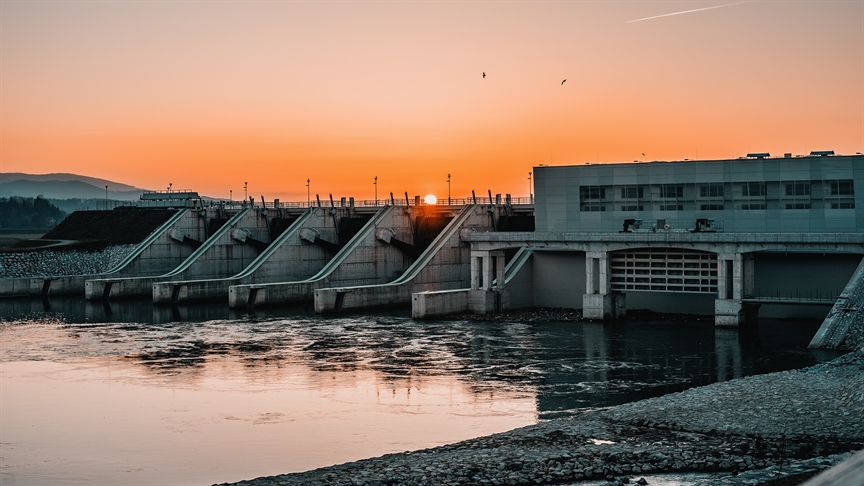 Junijska proizvodnja elektrike večja kot junija lani