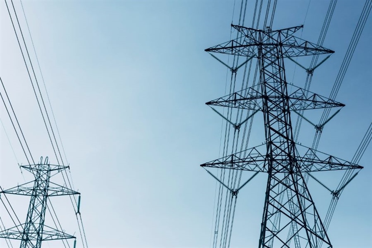 Evropska komisija določila ukrepe za hitrejše uvajanje elektroenergetskih omrežij