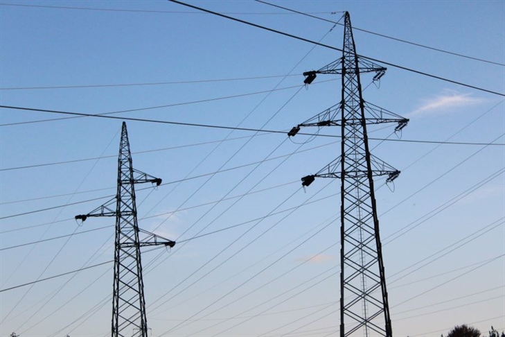 Evropski parlament in Svet EU dosegla začasni dogovor o reformi zasnove trga z električno energijo