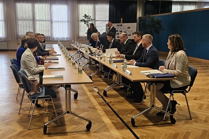 Razširjena vladna ekipa obiskala Dravske elektrarne Maribor