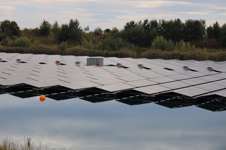 Sprejet sklep o pripravi DPN za plavajočo sončno elektrarno Družmirje