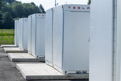 Podjetjem na voljo skoraj 17 milijonov evrov za namestitev hranilnikov električne energije