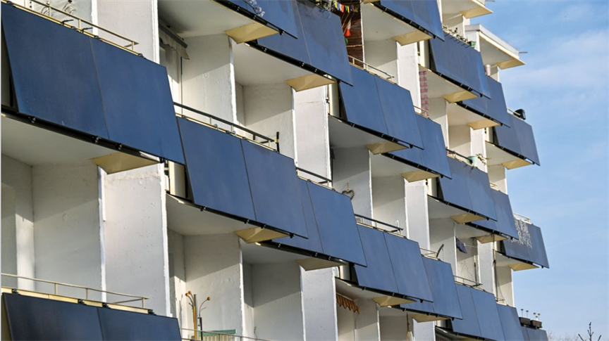 Balkonske sončne elektrarne –  rešitev ali igračka?